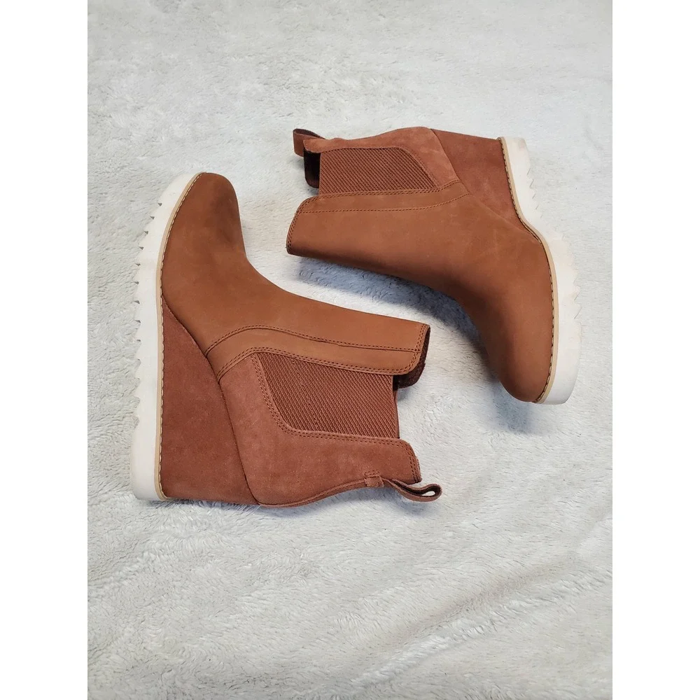 Toms pre loved